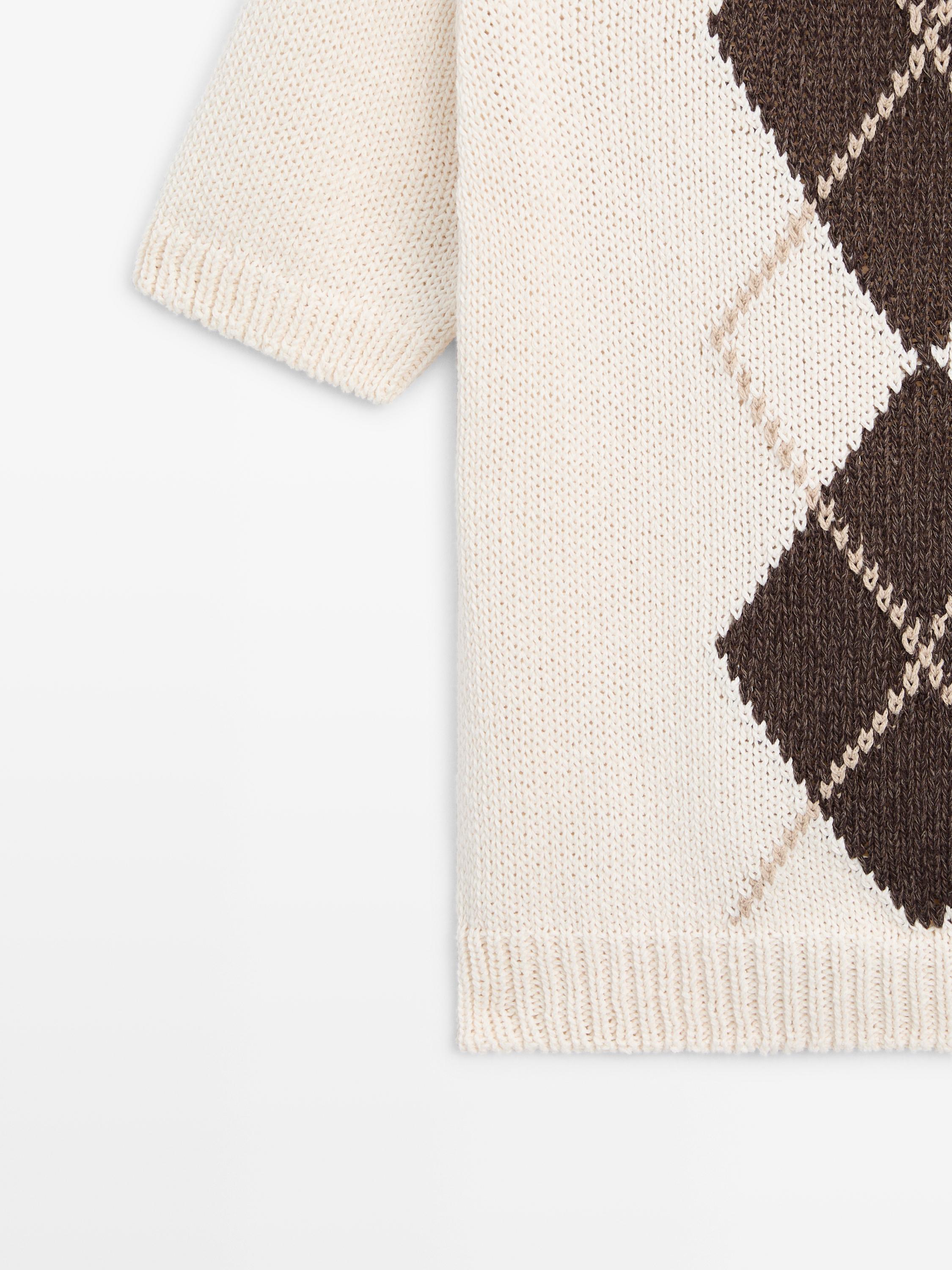 Short sleeve knit argyle sweater
